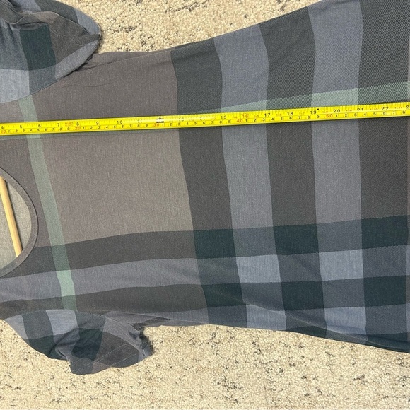 Burberry Brit M Plaid Gray Women's Top- shear effect good used condition - Picture 14 of 14